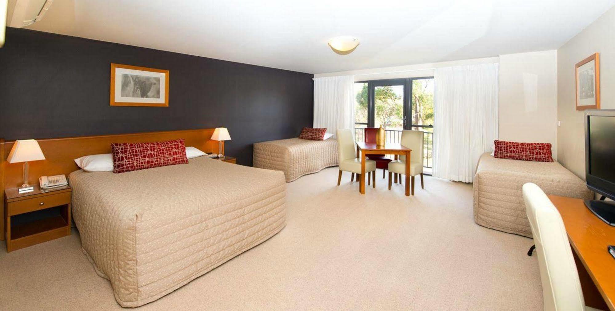 Berry Village Boutique Motel Buitenkant foto